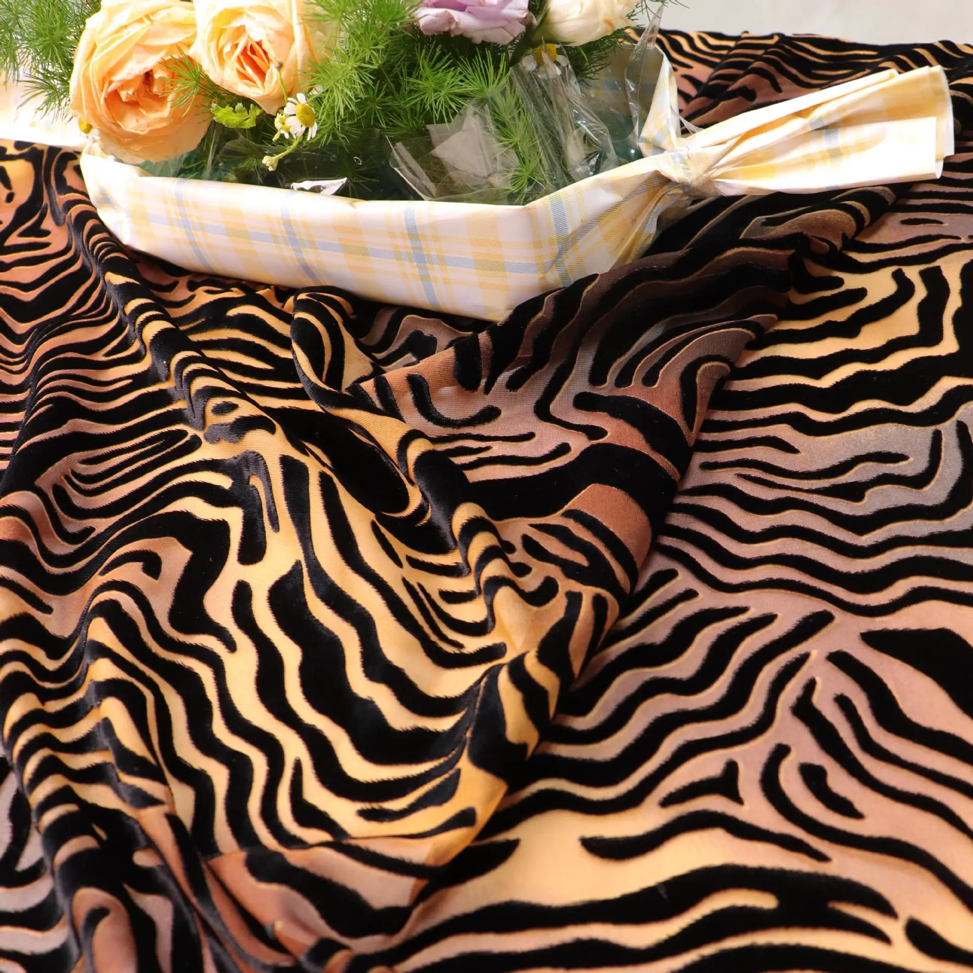 Woven Velvet Brocade Sticky Velvet Printed Burnt out Burnt Flower Fabric Nightdress Cheongsam New Chinese Style
Woven Velvet Brocade Sticky Velvet Printed Burnt out Burnt Flower Fabric Nightdress Cheongsam New Chinese Style