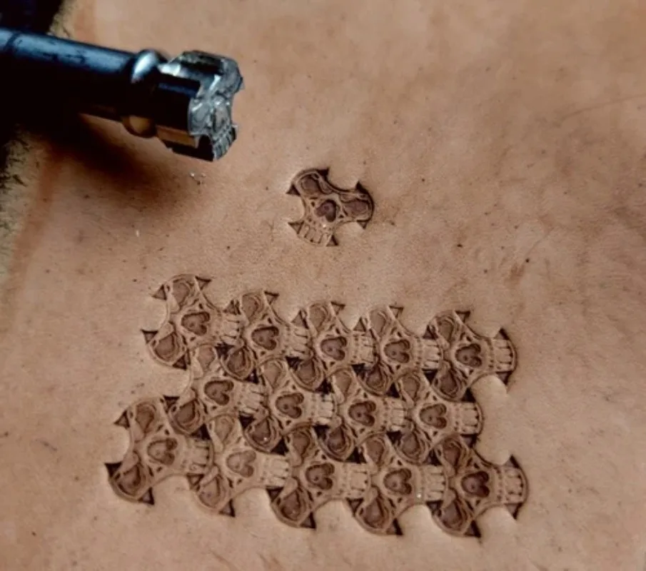 Металлический штамп с дизайном черепа для изготовления украшений, инструмент для выжимания и гравировки, нержавеющая сталь 304
Металлический штамп с дизайном черепа для изготовления украшений, инструмент для выжимания и гравировки, нержавеющая сталь 304