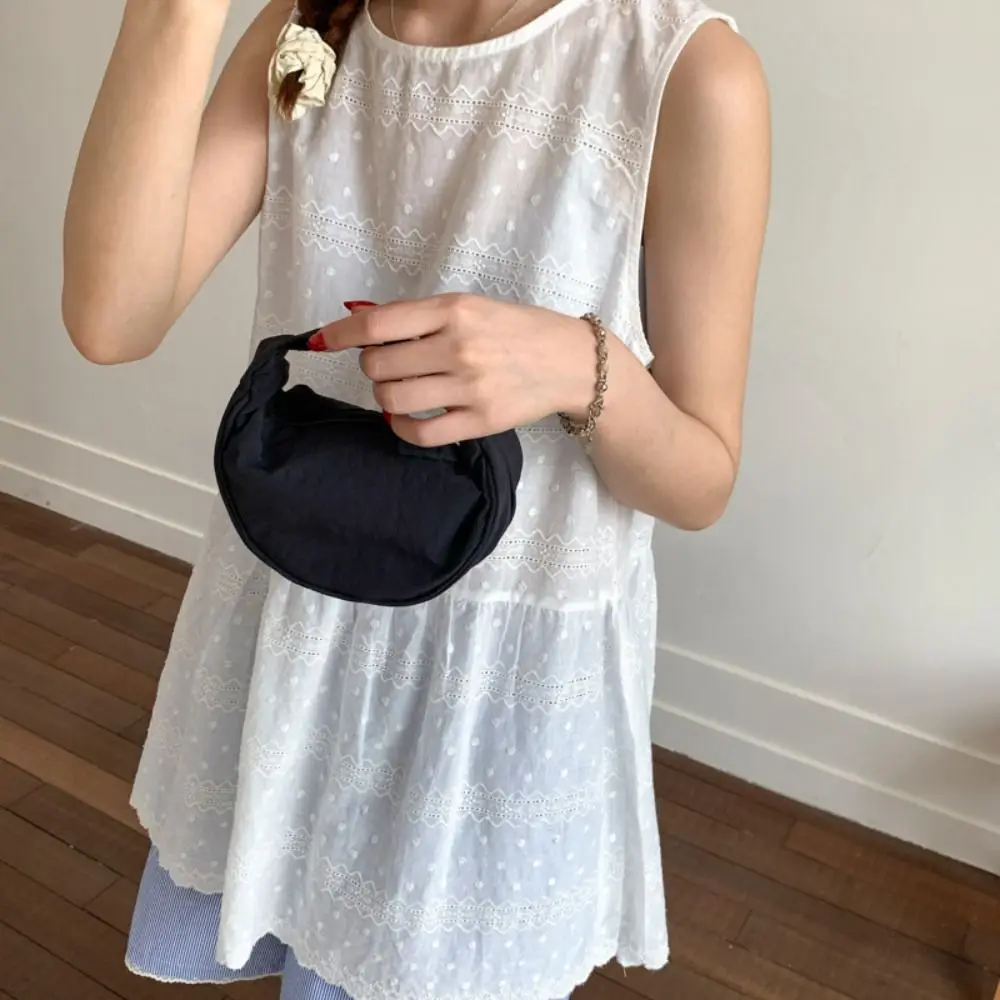 Fashionable Korean Style Nylon Crossbody Bag Handbag Lightweight Mini Dumpling Bag Solid Color Oxford Cloth Shoulder Bag Travel
Fashionable Korean Style Nylon Crossbody Bag Handbag Lightweight Mini Dumpling Bag Solid Color Oxford Cloth Shoulder Bag Travel