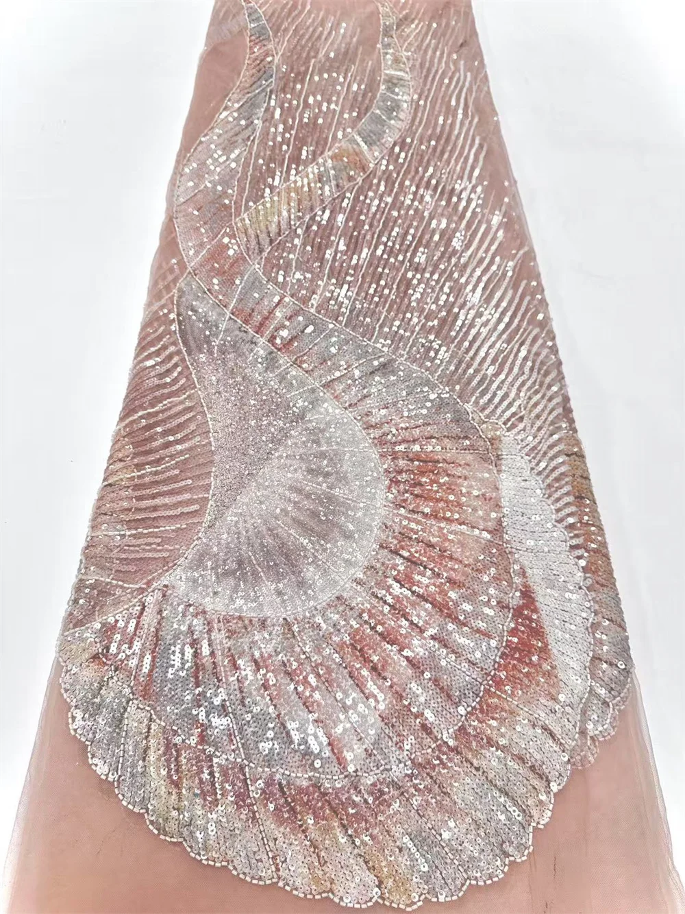 Fashion Embroidery Sequins Lace Fabric Women Tulle Mesh Material Nigerian African 5 Yards Sequined Lace Fabric For Wedding Dress
Fashion Embroidery Sequins Lace Fabric Women Tulle Mesh Material Nigerian African 5 Yards Sequined Lace Fabric For Wedding Dress