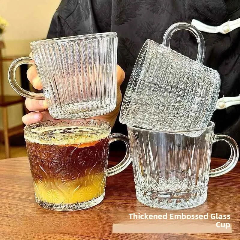 Handle Glass Cup Emed Coffee Cup High Aesthetic Value Home Use ular round ape Heat Insulation Ordinary Glass Cup
Handle Glass Cup Emed Coffee Cup High Aesthetic Value Home Use ular round ape Heat Insulation Ordinary Glass Cup