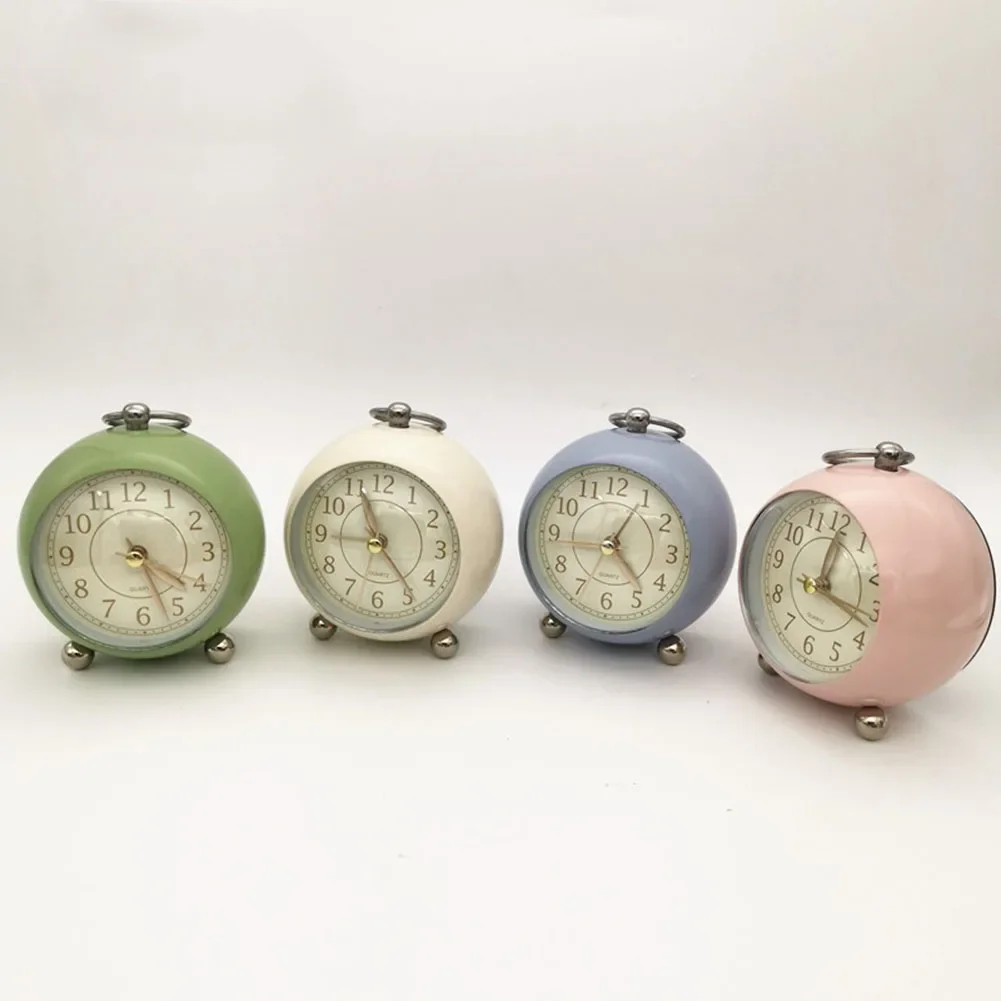 1pcs Metal Vintage Alarm Clock Super Silent Non Ticking Night Light Function Battery Operated For Decorating Bedroom Bathroom
1pcs Metal Vintage Alarm Clock Super Silent Non Ticking Night Light Function Battery Operated For Decorating Bedroom Bathroom