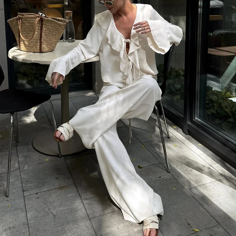Stylish Pure Color Commute Loose Two Piece Women Casual Holiday Set New V-neck Ruffles Long Sleeve Shirts&High Waist Pants Sets
Stylish Pure Color Commute Loose Two Piece Women Casual Holiday Set New V-neck Ruffles Long Sleeve Shirts&High Waist Pants Sets