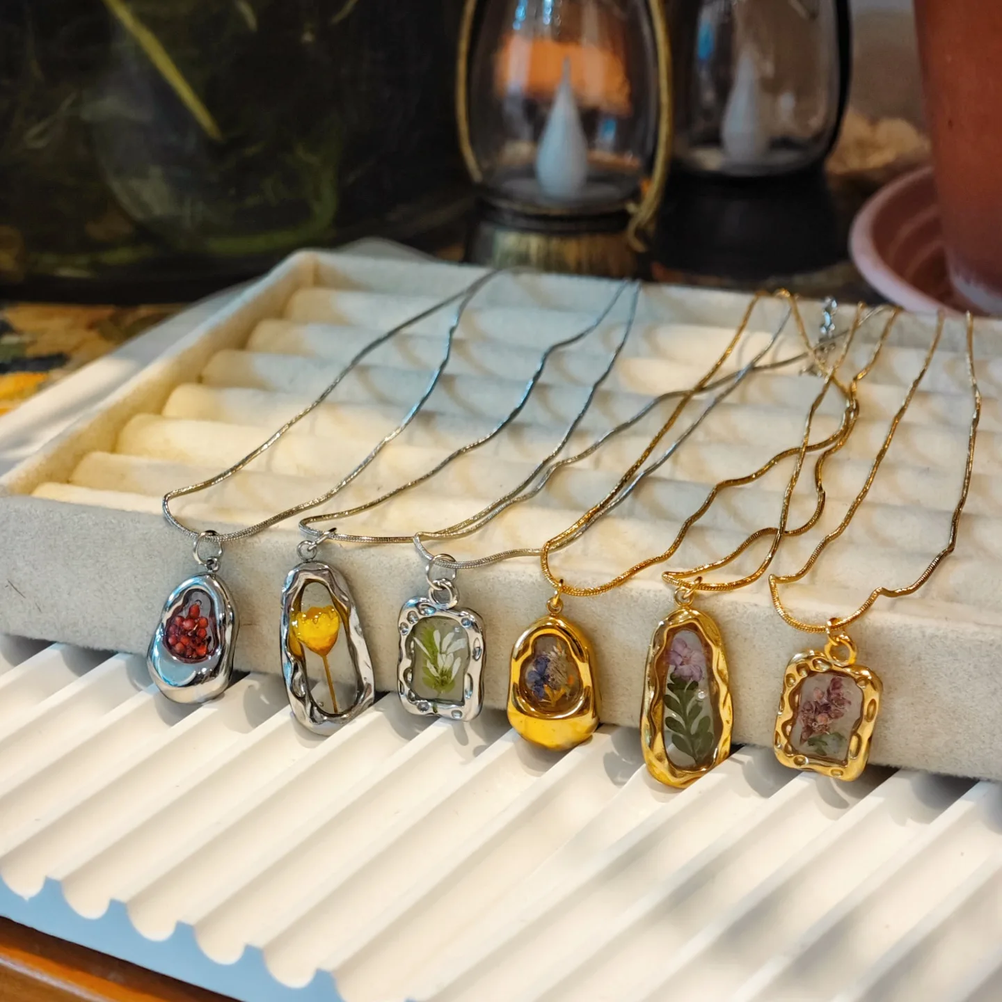 3336 Wholesale Design Handmade Dried Flower Necklace Exquisite Stainless Steel Real Flower Pendant Collarbone Chain Gift
3336 Wholesale Design Handmade Dried Flower Necklace Exquisite Stainless Steel Real Flower Pendant Collarbone Chain Gift