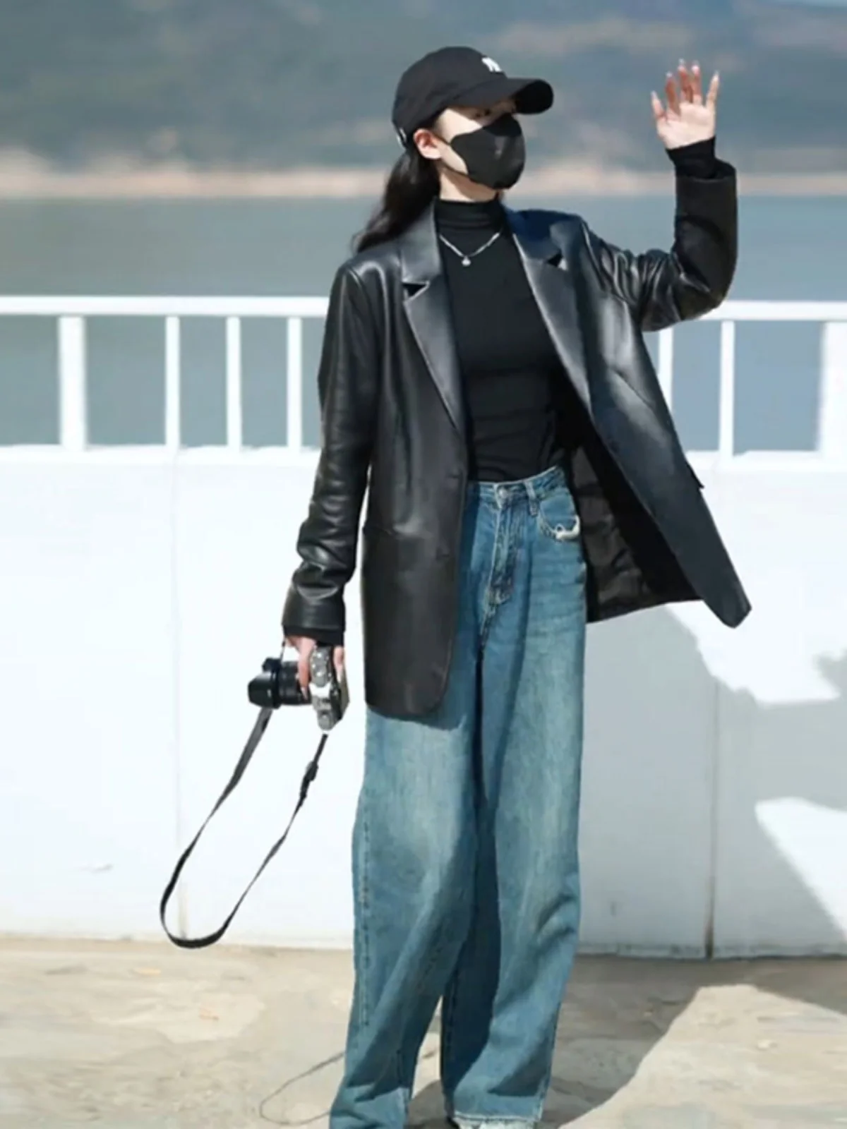 Retro Black PU Leather Suit Jacket Women's Loose Hong Kong Style Windbreaker Coat Design Advanced Feel Autumn New Arrival
Retro Black PU Leather Suit Jacket Women's Loose Hong Kong Style Windbreaker Coat Design Advanced Feel Autumn New Arrival