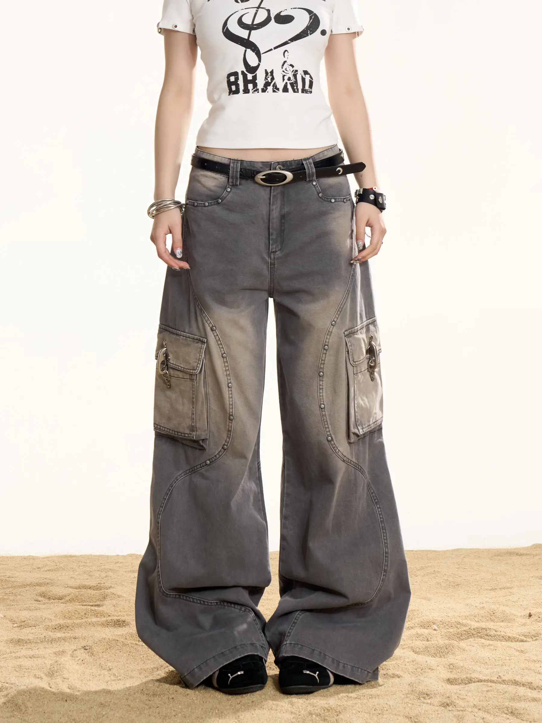 Retro American Workwear Style Distressed Wide Leg Casual Pants Women Loose Straight Multi Pocket Versatile Long Trousers
Retro American Workwear Style Distressed Wide Leg Casual Pants Women Loose Straight Multi Pocket Versatile Long Trousers