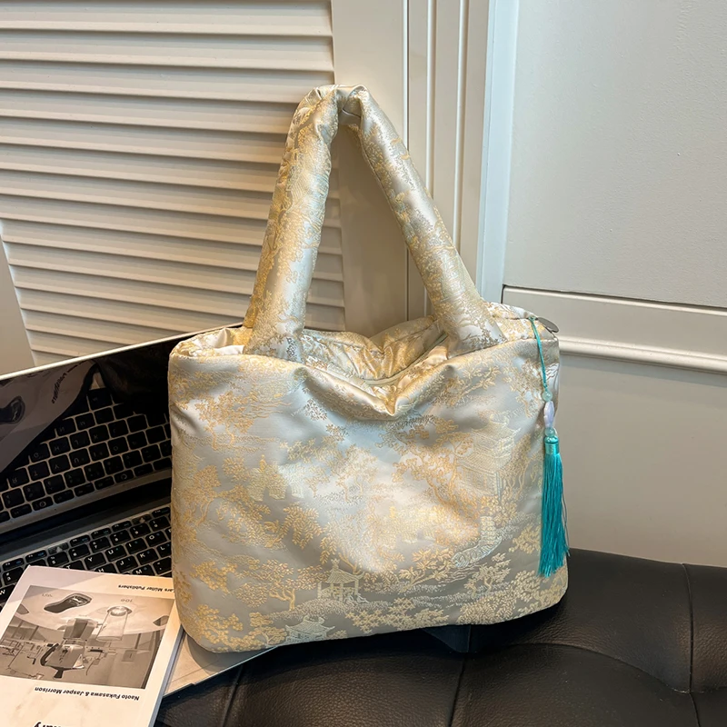 Women's Brocade Tote Bag Retro Pattern Tassel Charm Soft Handle Casual Daily Fashion Shoulder Bag 2026 Handbags and Purses Trend
Women's Brocade Tote Bag Retro Pattern Tassel Charm Soft Handle Casual Daily Fashion Shoulder Bag 2026 Handbags and Purses Trend