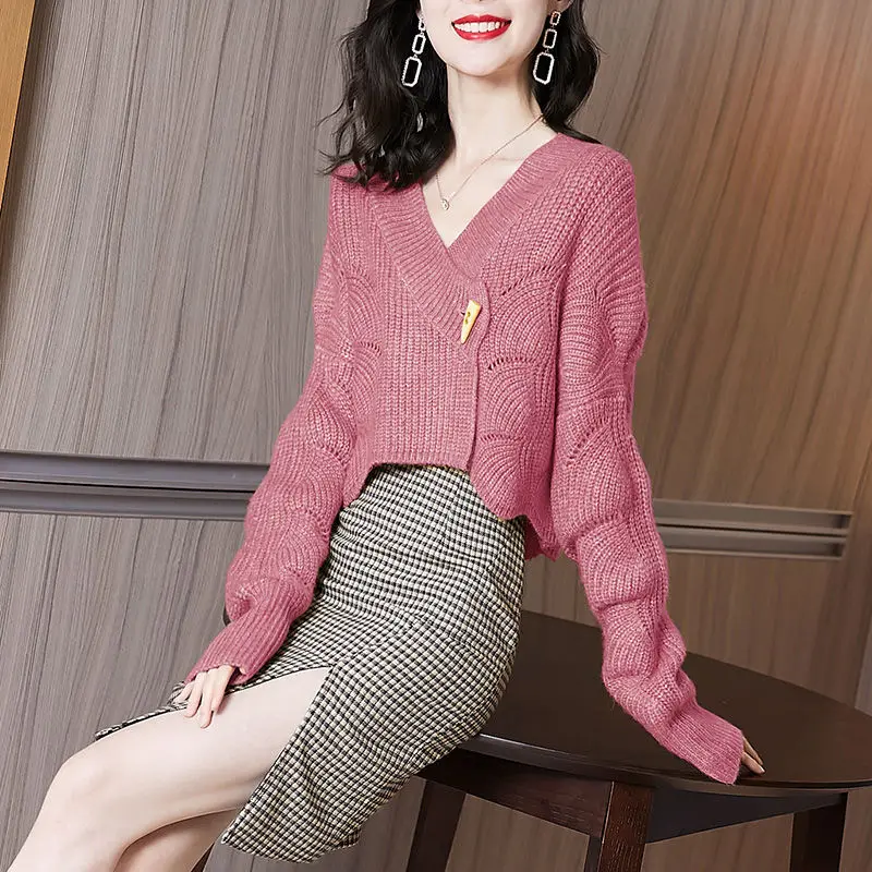 Autumn Winter V-neck Elegant Temperament Knitwear Women Simplicity Office Lady Solid Color Sweater trend All-match Knitting Tops
Autumn Winter V-neck Elegant Temperament Knitwear Women Simplicity Office Lady Solid Color Sweater trend All-match Knitting Tops