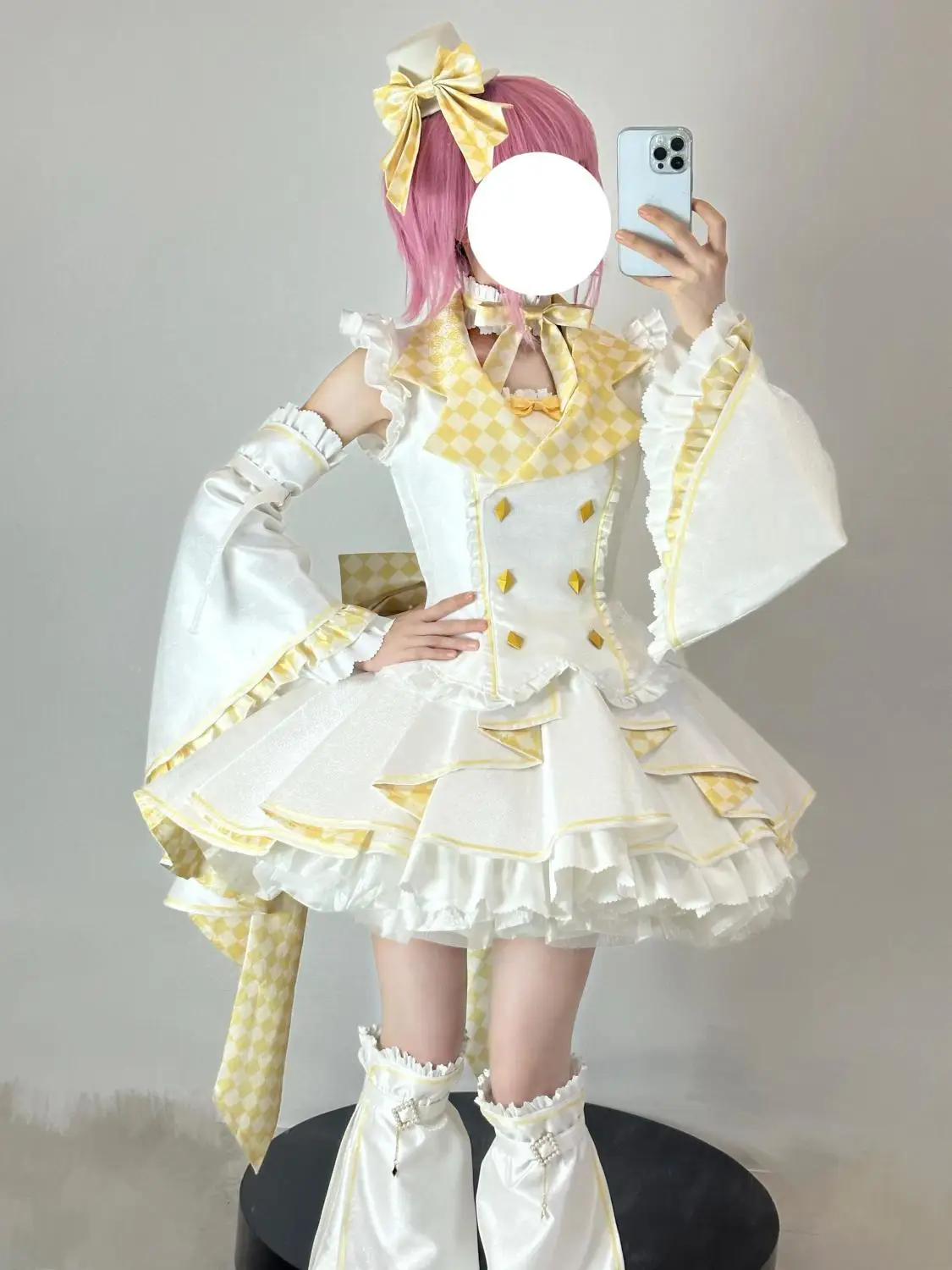 Suit New Lolita Sweet Cute Bow Sleeveless Top and Skirt Oversleeve Three-Piece Set for Women
Suit New Lolita Sweet Cute Bow Sleeveless Top and Skirt Oversleeve Three-Piece Set for Women