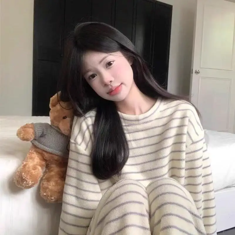 Flannel Pajamas Suit Girl Winter Soft Keep Warm Nightwear Student Thicken Coral Fleece Sleepwear Wearable As Outerwear Homewear
Flannel Pajamas Suit Girl Winter Soft Keep Warm Nightwear Student Thicken Coral Fleece Sleepwear Wearable As Outerwear Homewear