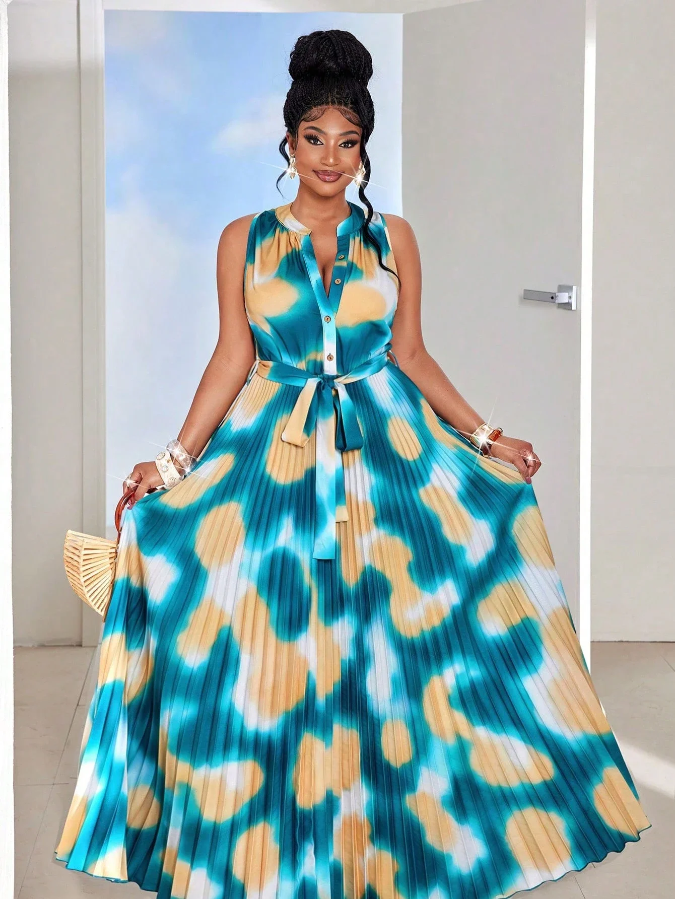 Plus Size Sleeveless Tie Dye Pleated Maxi Dress With Bow Waist Belt
Plus Size Sleeveless Tie Dye Pleated Maxi Dress With Bow Waist Belt