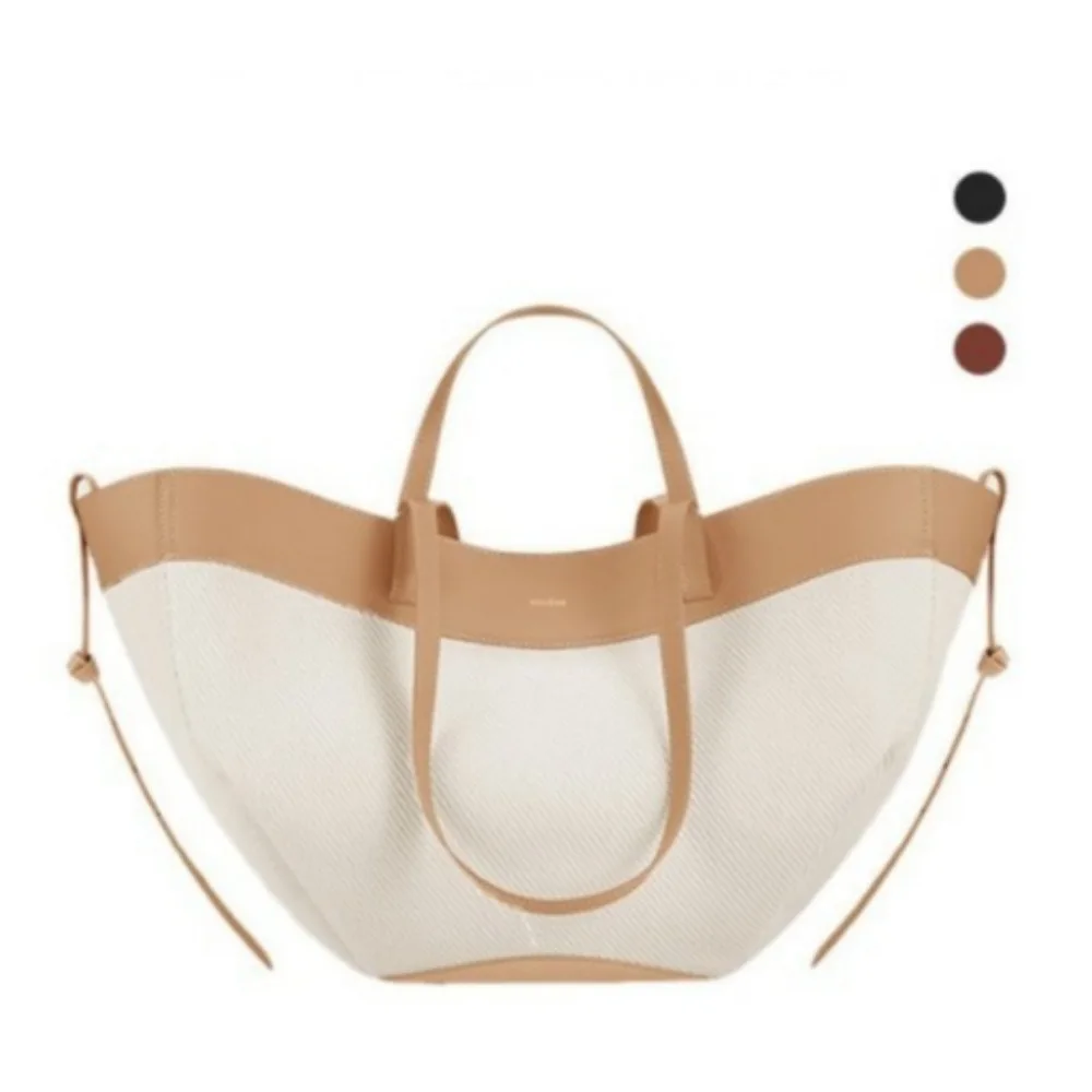 2025 autumn and winter new atmospheric splicing hand-held single shoulder large capacity casual versatile bag
2025 autumn and winter new atmospheric splicing hand-held single shoulder large capacity casual versatile bag
