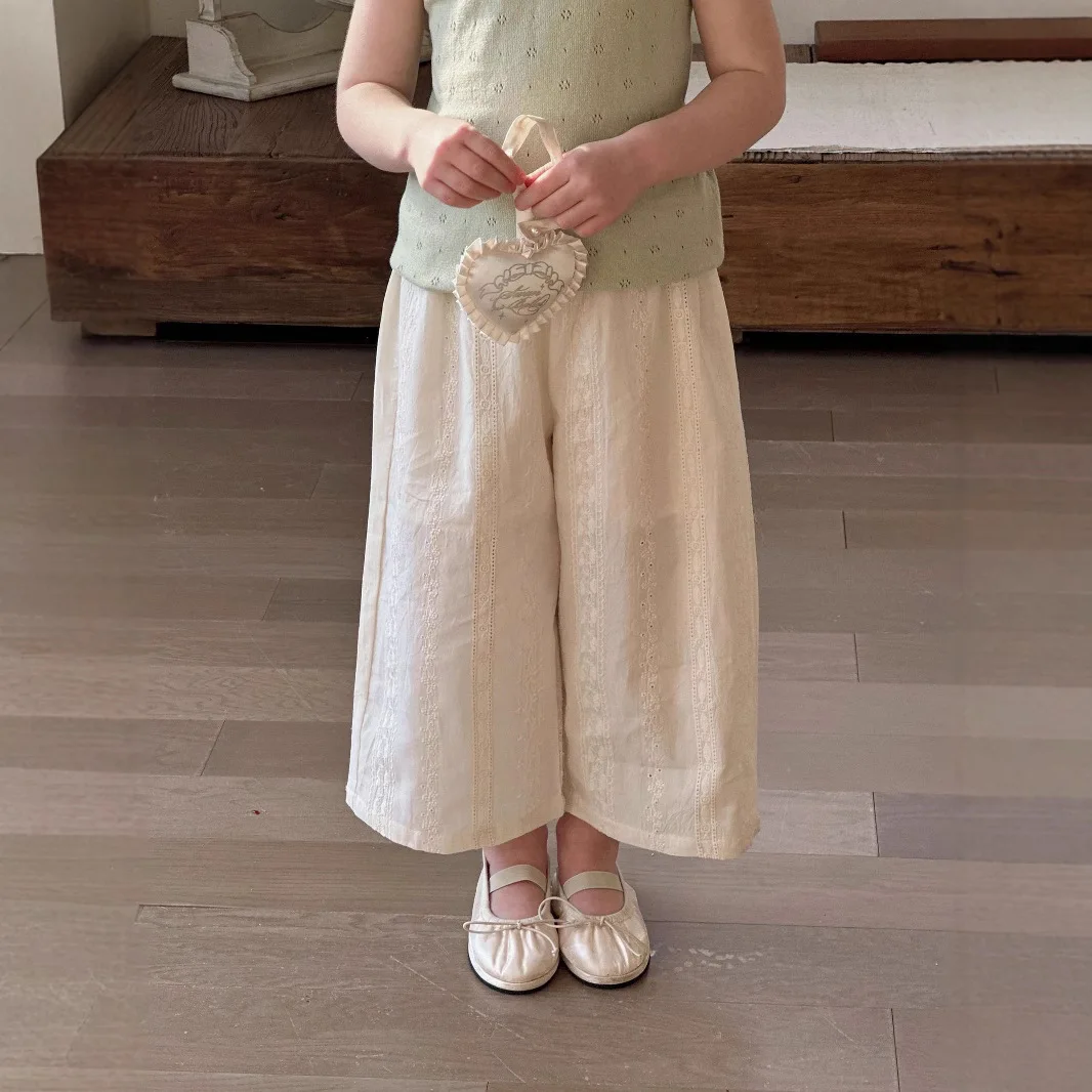 2025 Summer New Korean Girls Heavy Industry Embroidered Thin Wide-leg Pants Casual Versatile Breathable Nine-point Pants
2025 Summer New Korean Girls Heavy Industry Embroidered Thin Wide-leg Pants Casual Versatile Breathable Nine-point Pants