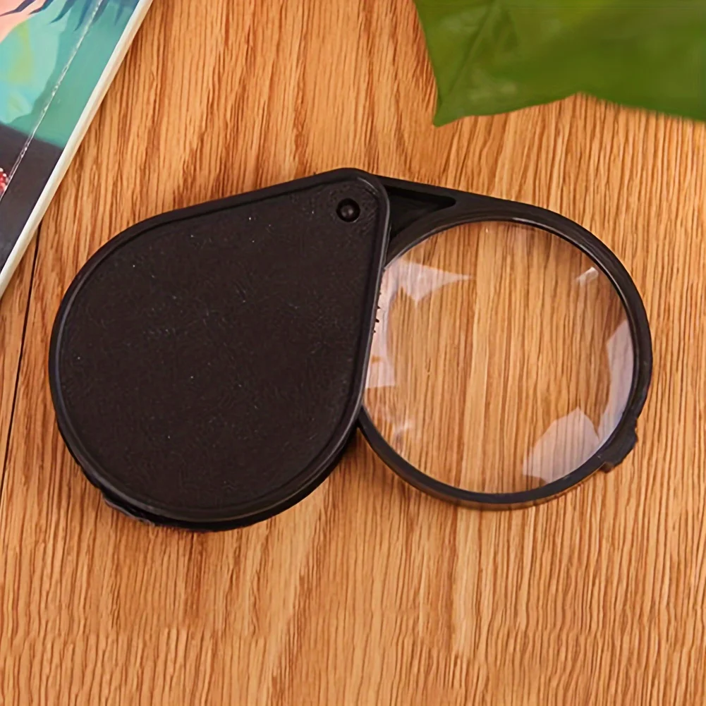 2pcs Folding Magnifying Glass Mini Handheld, Suitable for Elderly Reading
2pcs Folding Magnifying Glass Mini Handheld, Suitable for Elderly Reading