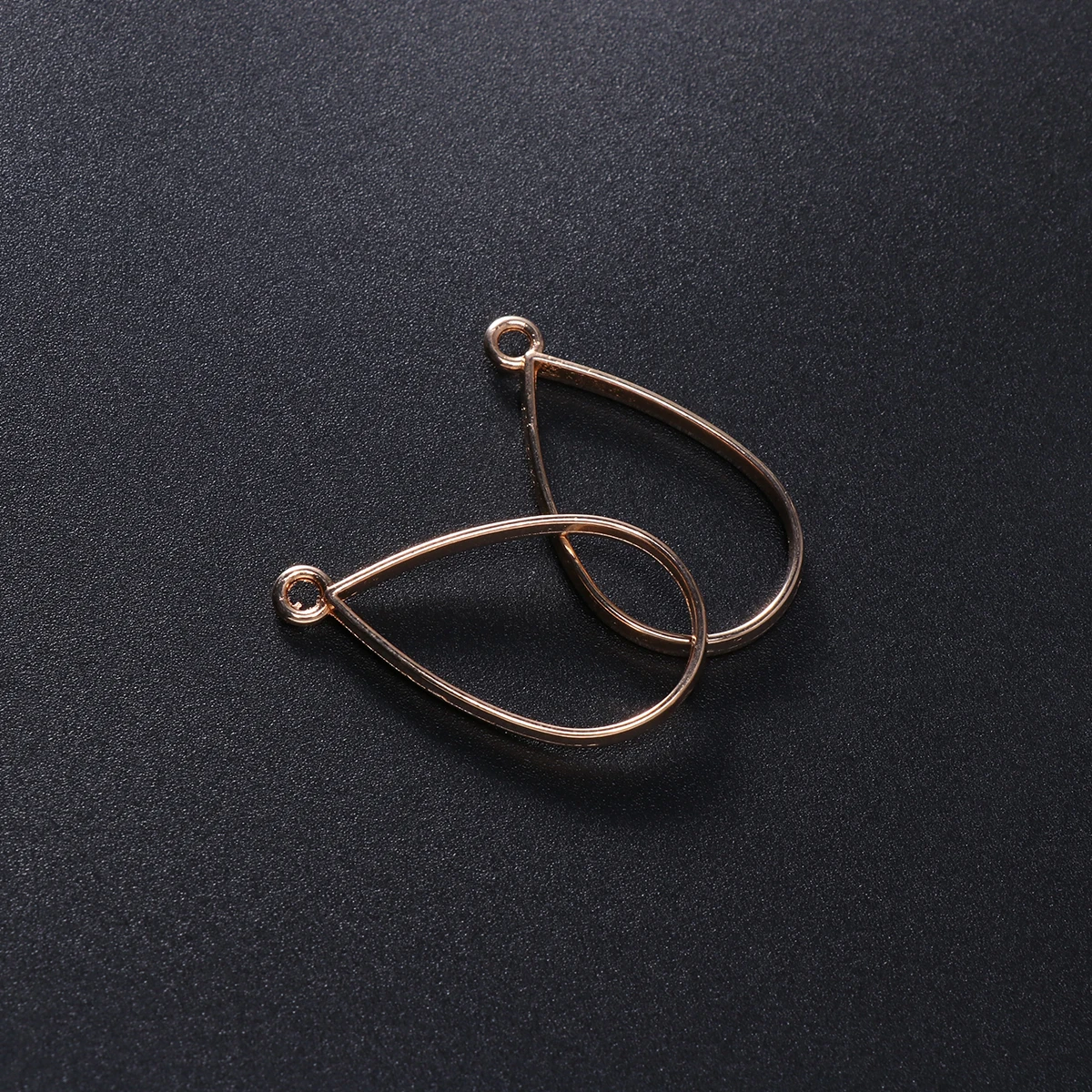30pcs Water Drop Charms Alloy Diy Pendants Hollow Resin Pendant Frames Jewelry Making Supplies For Necklace Bracelet Keychain
30pcs Water Drop Charms Alloy Diy Pendants Hollow Resin Pendant Frames Jewelry Making Supplies For Necklace Bracelet Keychain