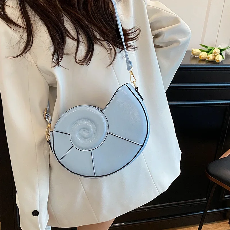 Женская сумка через плечо, сумка через плечо, маленькая круглая сумка, стильная и универсальная, модная сращивание
Женская сумка через плечо, сумка через плечо, маленькая круглая сумка, стильная и универсальная, модная сращивание