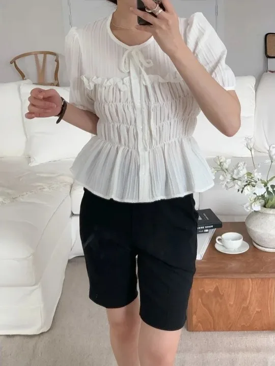 Chic Sweet Pleated Waist Tie Bubble Sleeve Texture Shirt Women's Top Korean Style Slim Fit Short Sleeve round Neck Casual Shirt
Chic Sweet Pleated Waist Tie Bubble Sleeve Texture Shirt Women's Top Korean Style Slim Fit Short Sleeve round Neck Casual Shirt