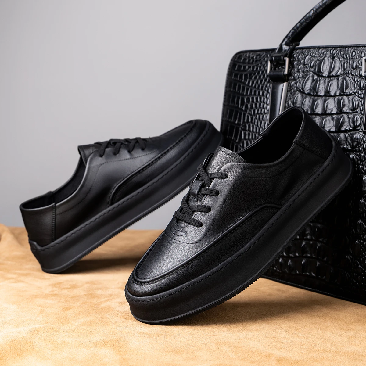 Summer men's shoes thick soled casual shoes versatile board shoes breathable small white shoes 230639
Summer men's shoes thick soled casual shoes versatile board shoes breathable small white shoes 230639