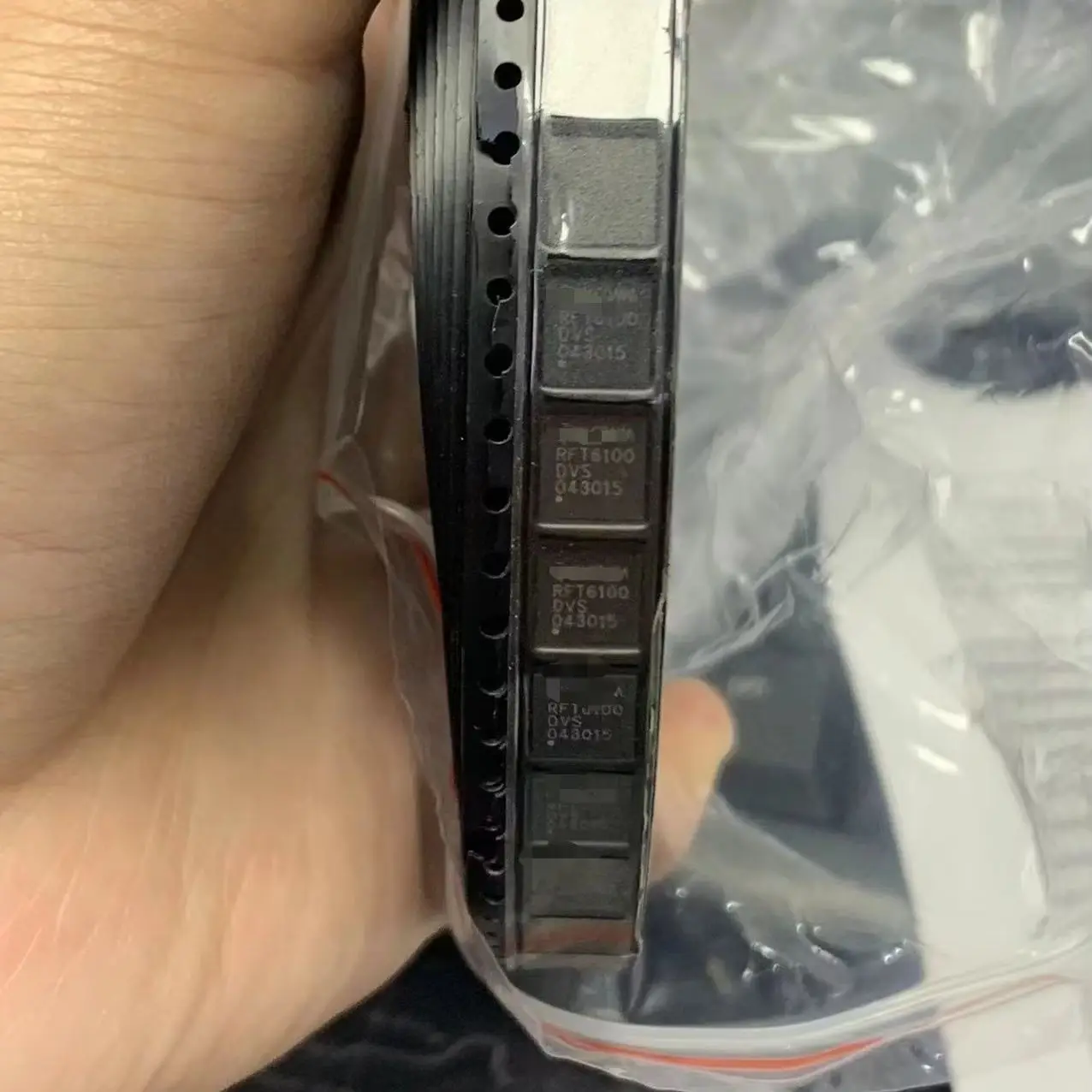 RFT6100 (1pcs)Electronic Components IC Chip Integrated Circui
RFT6100 (1pcs)Electronic Components IC Chip Integrated Circui