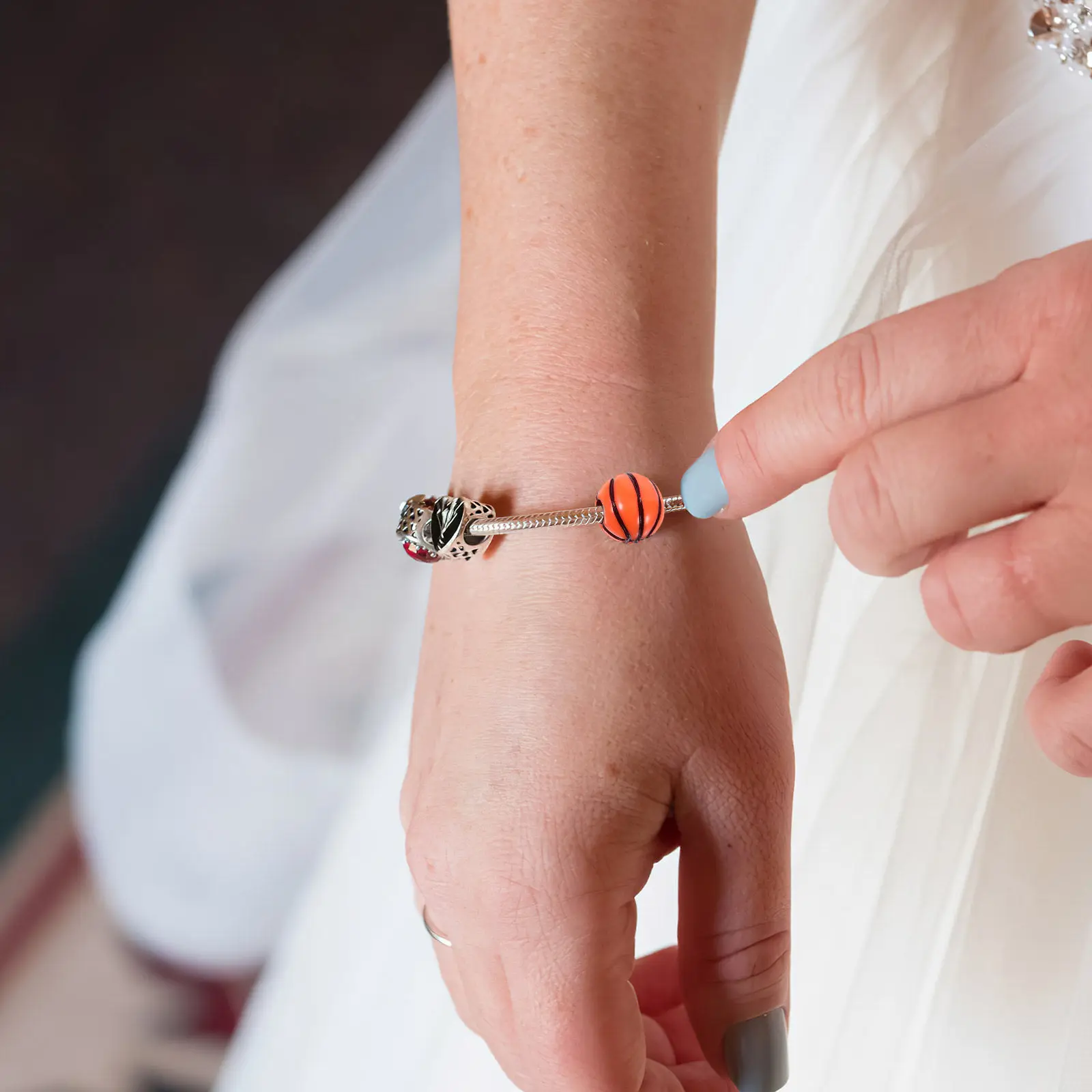 100 шт. баскетбольных браслетов-бусинок для рукоделия, развивающие мелкую моторику, украшения для дня рождения
100 шт. баскетбольных браслетов-бусинок для рукоделия, развивающие мелкую моторику, украшения для дня рождения