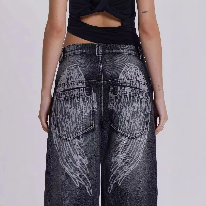 2025 American Fashion Retro Y2k Angel Wing Printed Jeans Summer New Style Washed Wide Leg Mop Pants Female Clothing
2025 American Fashion Retro Y2k Angel Wing Printed Jeans Summer New Style Washed Wide Leg Mop Pants Female Clothing