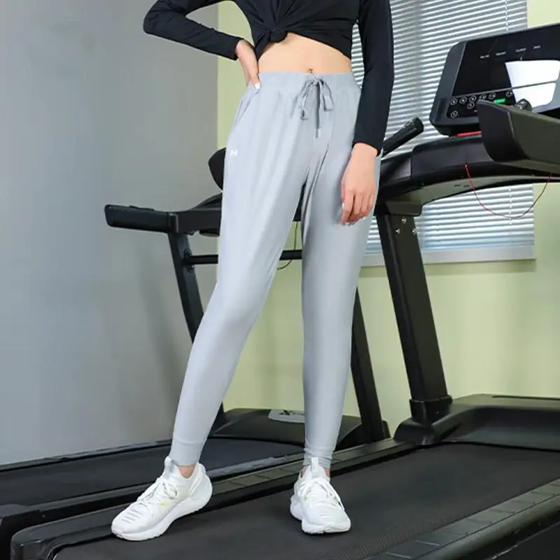 Under Armour Authentic Sports Series Women's Casual Pants Simple Drawstring Breathable Knit Long Pants
Under Armour Authentic Sports Series Women's Casual Pants Simple Drawstring Breathable Knit Long Pants