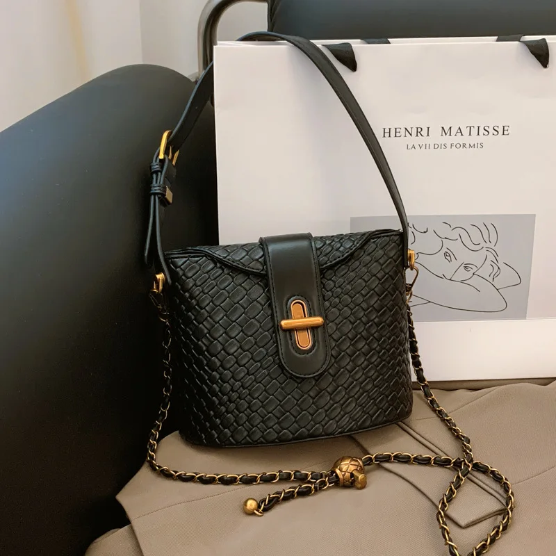 Luxury Designer-Inspired Bucket Bag , Chic Adjustable Shoulder Crossbody Purse, Unique Elegant Day-to-Night Handbag for Women
Luxury Designer-Inspired Bucket Bag , Chic Adjustable Shoulder Crossbody Purse, Unique Elegant Day-to-Night Handbag for Women