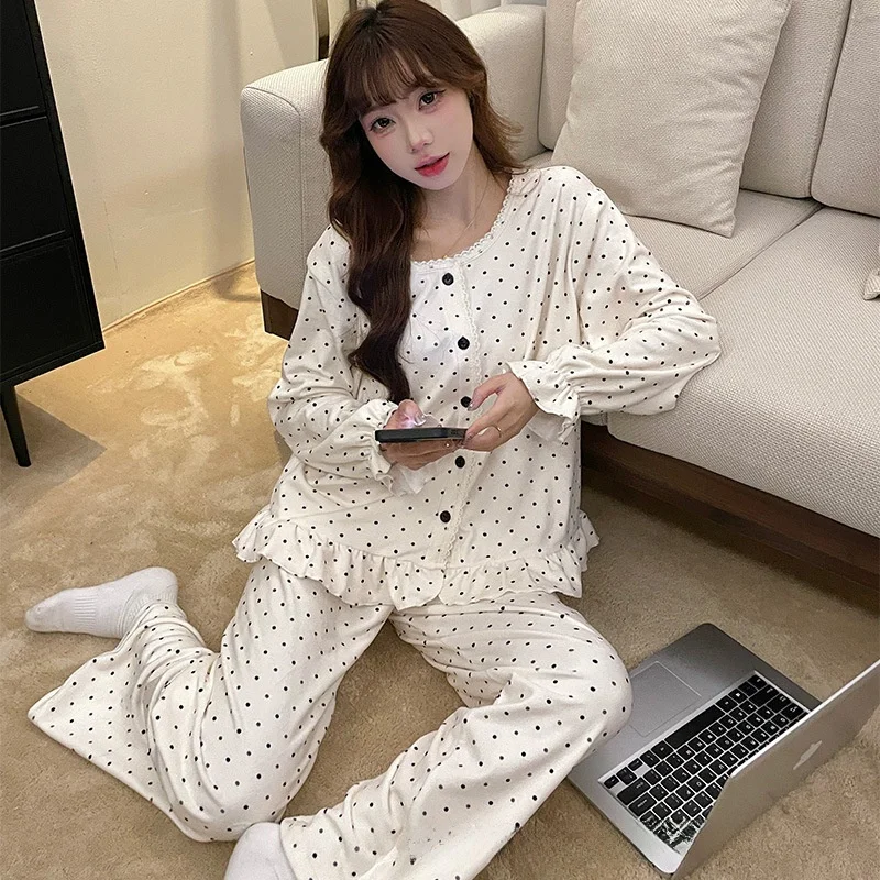 Thickened Coral Fleece Long Sleeve Long Pants Home Clothes Sleepwear round Dot Pattern Warm Home Clothes for Autumn Winter
Thickened Coral Fleece Long Sleeve Long Pants Home Clothes Sleepwear round Dot Pattern Warm Home Clothes for Autumn Winter