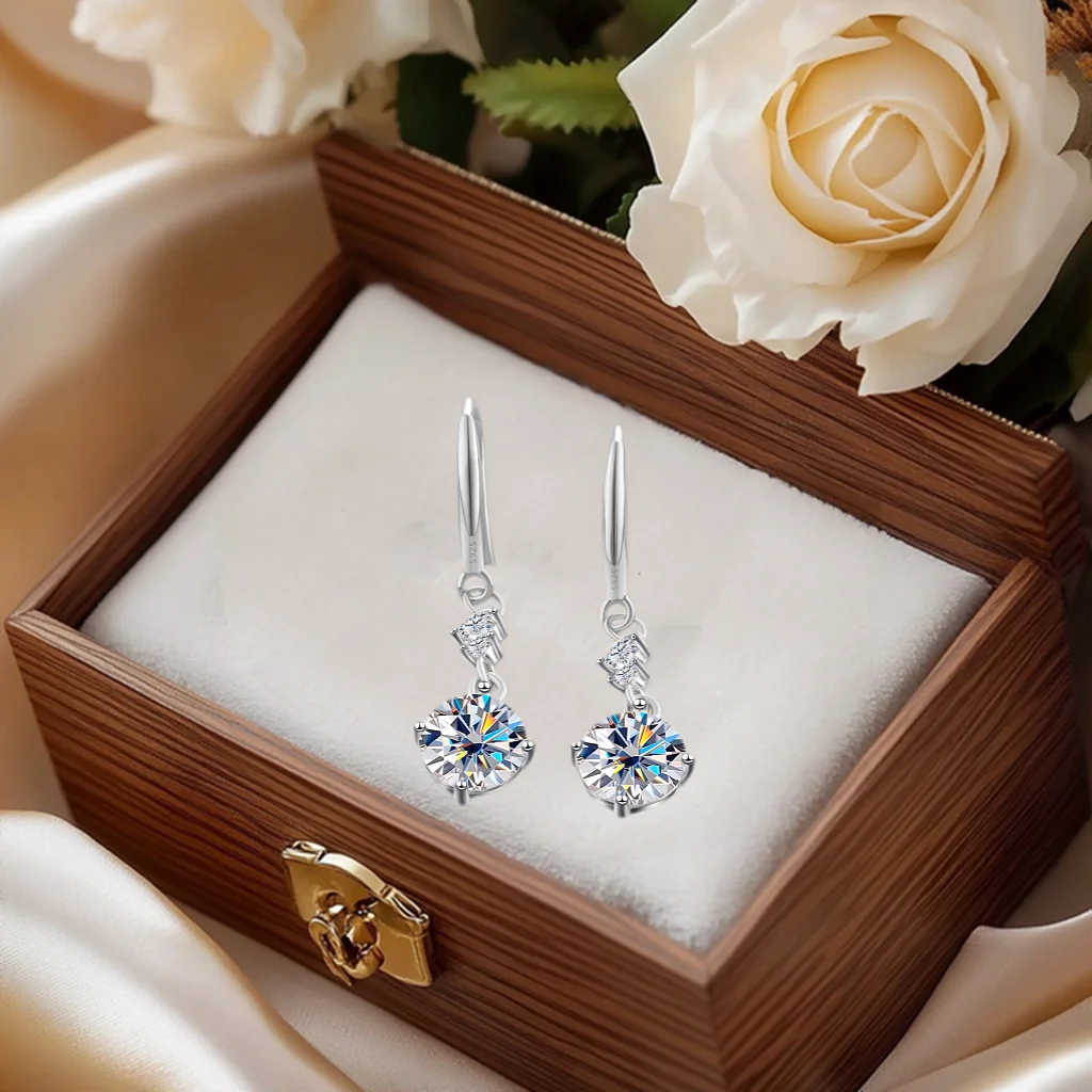 JOIASHOME Minimalist 925 Sterling Silver moissanite Women's Earrings VVS1 Long Drop Earrings 1CT With Certificate Luxury Jewelry
JOIASHOME Minimalist 925 Sterling Silver moissanite Women's Earrings VVS1 Long Drop Earrings 1CT With Certificate Luxury Jewelry
