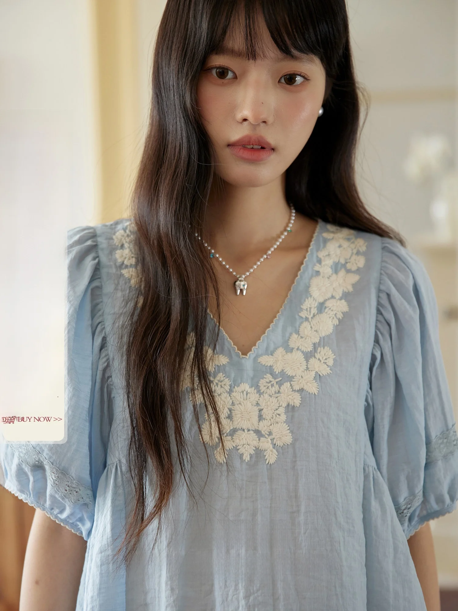 ORWhite Embroidered V-Ne Hollow Batwing Sve irt Women Summer Vintage Slimming Artistic ort Sve Faion Top
ORWhite Embroidered V-Ne Hollow Batwing Sve irt Women Summer Vintage Slimming Artistic ort Sve Faion Top