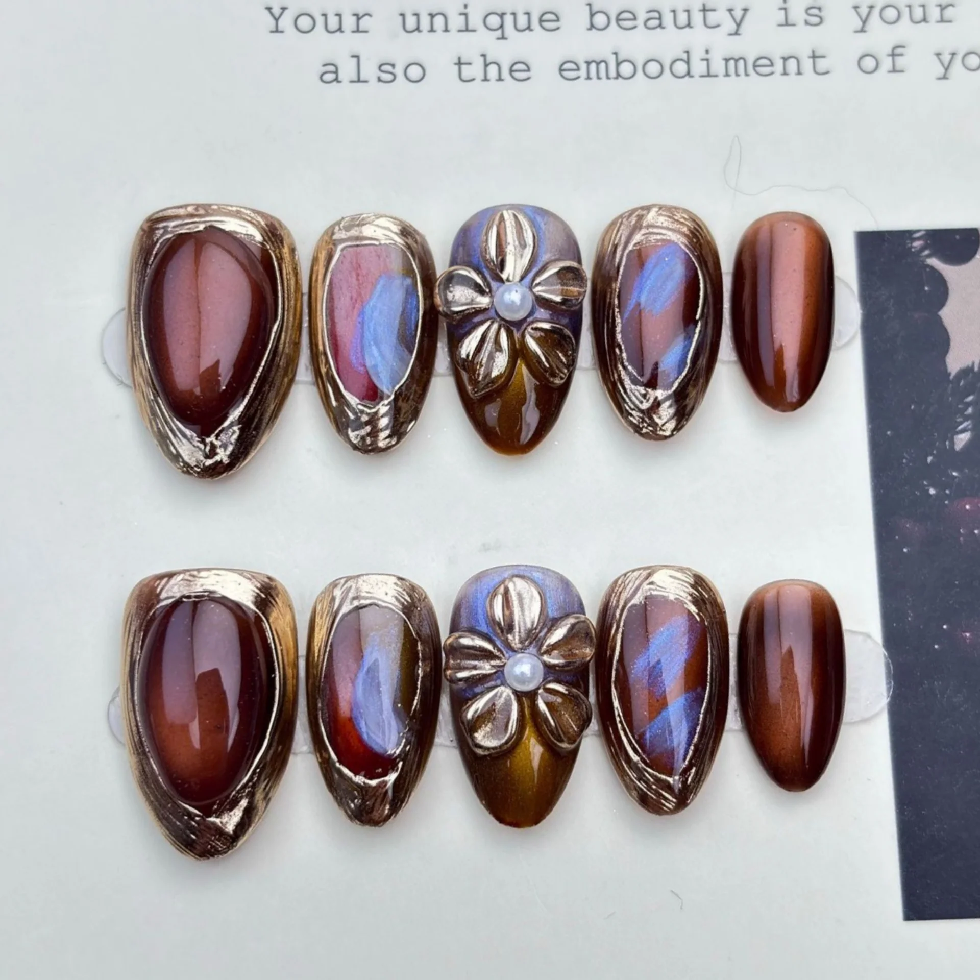 10pcs Luxury Brown Smudge Handmade Press on Nails Short Almond Reusable False Nails Art Glitter Flower Pattern Design Fake Nail
10pcs Luxury Brown Smudge Handmade Press on Nails Short Almond Reusable False Nails Art Glitter Flower Pattern Design Fake Nail