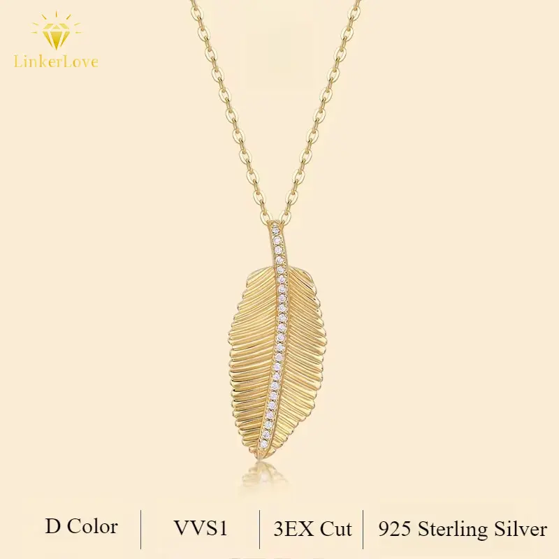 LinkerLove Golden S925 Sterling Silver Chain 18K Gold Plated D VVS1 Moissanite Feather Pendant Necklace for Women Jewelry Gift
LinkerLove Golden S925 Sterling Silver Chain 18K Gold Plated D VVS1 Moissanite Feather Pendant Necklace for Women Jewelry Gift
