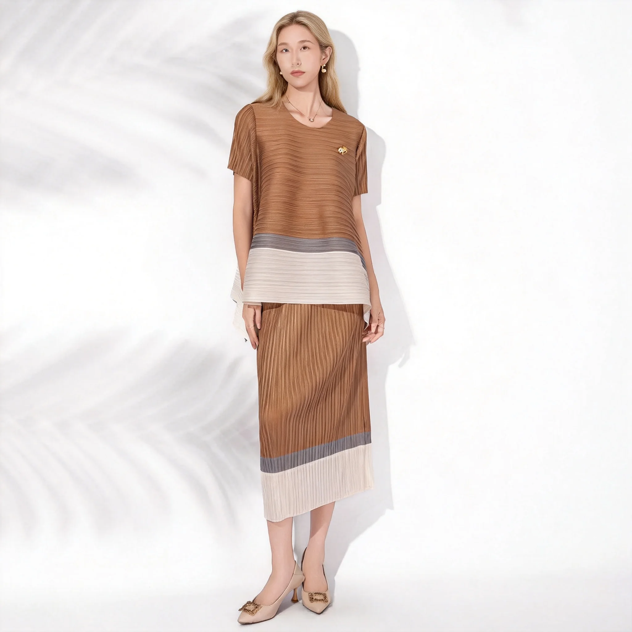 Miyake Pleated Color-blocked Women's Two Pieces Set Summer New O-neck Short-sleeve Top and High-waisted Straight Skirt
Miyake Pleated Color-blocked Women's Two Pieces Set Summer New O-neck Short-sleeve Top and High-waisted Straight Skirt