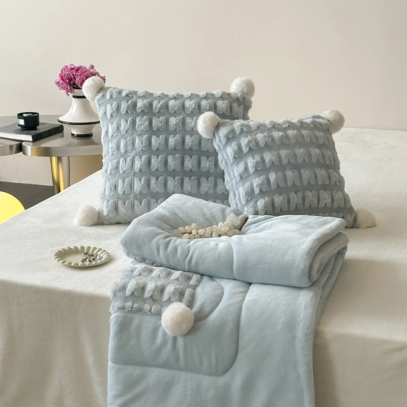 Winter Milk Velvet Pillow Blanket 2 In 1, Thick Warm Foldable Office Nap Quilt, Multifunctional Car Lumbar Pillow Cushion, Soft
Winter Milk Velvet Pillow Blanket 2 In 1, Thick Warm Foldable Office Nap Quilt, Multifunctional Car Lumbar Pillow Cushion, Soft