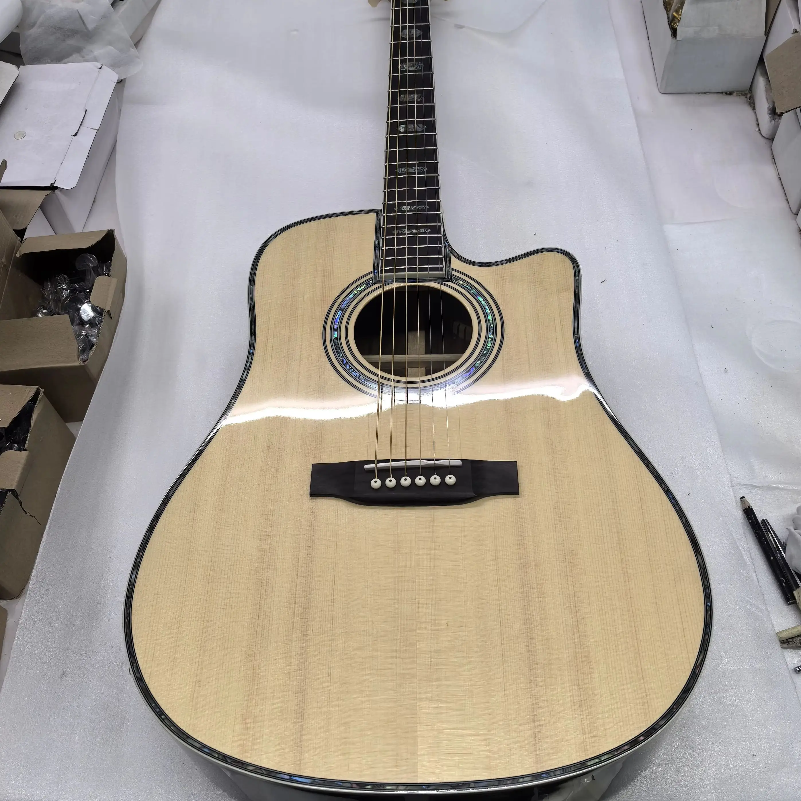 Designer D45 Acoustic Guitar with Cutaway Design and 6-string Quality Assurance
Designer D45 Acoustic Guitar with Cutaway Design and 6-string Quality Assurance