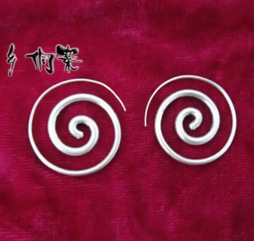 Ювелирные изделия ручной работы Гуйчжоу, индивидуальные украшения Мяо, серьги ручной работы Мяо, маленький круг 
Ювелирные изделия ручной работы Гуйчжоу, индивидуальные украшения Мяо, серьги ручной работы Мяо, маленький круг