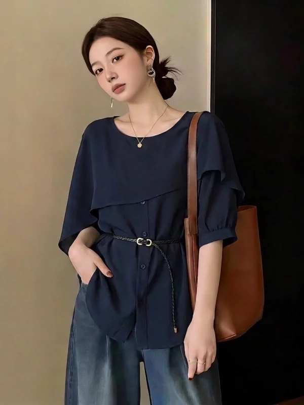 Elegant Dark Blue Short Sleeve Women's Shirt Shoulder Fit Waist Cinched mid Length Korean Style Commute Fashion plus Size
Elegant Dark Blue Short Sleeve Women's Shirt Shoulder Fit Waist Cinched mid Length Korean Style Commute Fashion plus Size