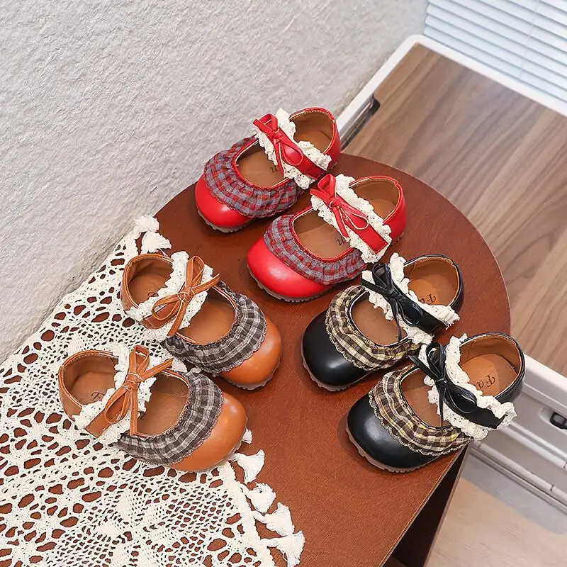 Новые удобные повседневные сандалии-кроссовки Kawaii из мягкой ткани с кожаной отделкой, нескользящие, для девочек, весна-лето 2026
Новые удобные повседневные сандалии-кроссовки Kawaii из мягкой ткани с кожаной отделкой, нескользящие, для девочек, весна-лето 2026