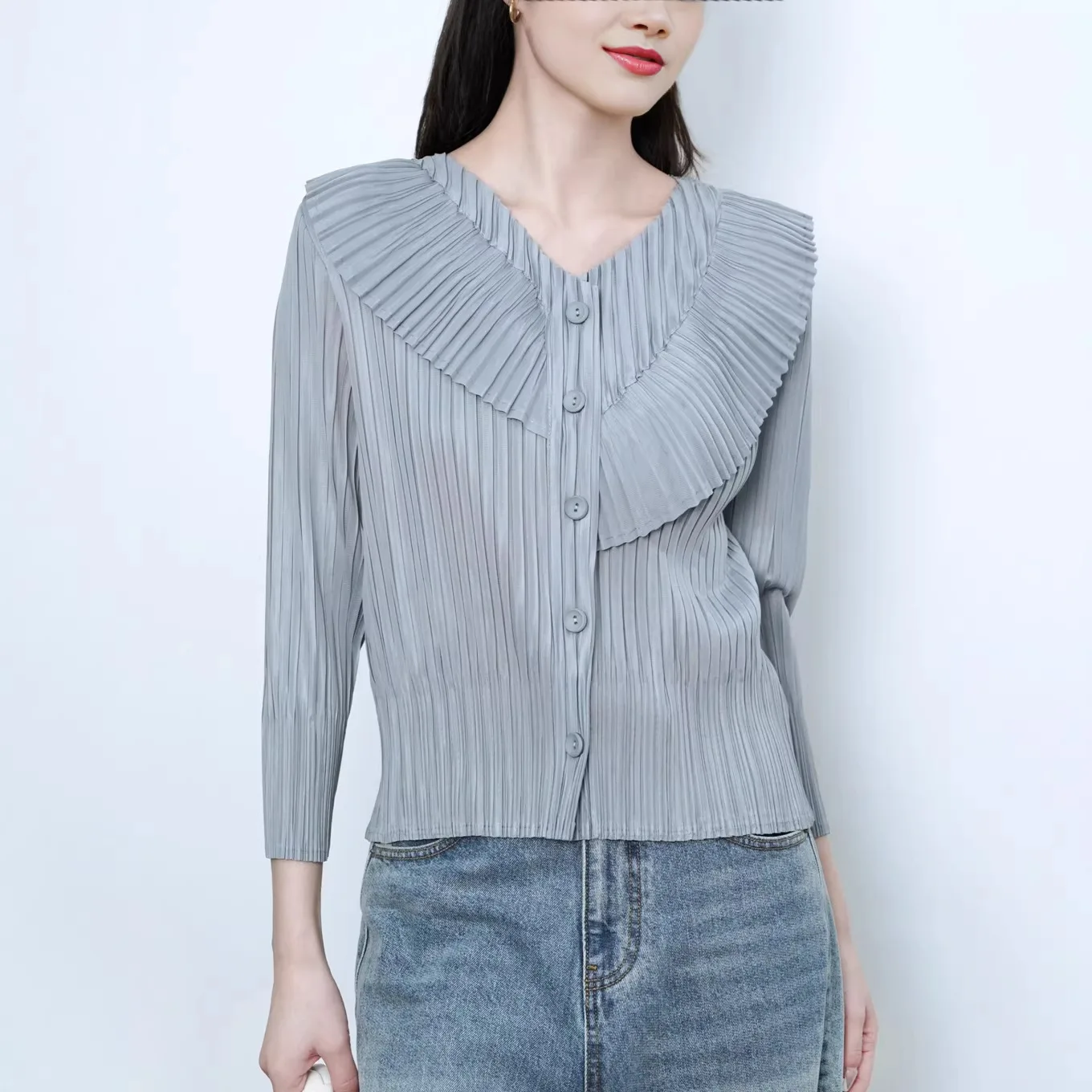 Весна 2026: Новинка! Женская рубашка с V-образным вырезом, однотонная, с пэчворком, длинным рукавом, на пуговицах, модный топ
Весна 2026: Новинка! Женская рубашка с V-образным вырезом, однотонная, с пэчворком, длинным рукавом, на пуговицах, модный топ