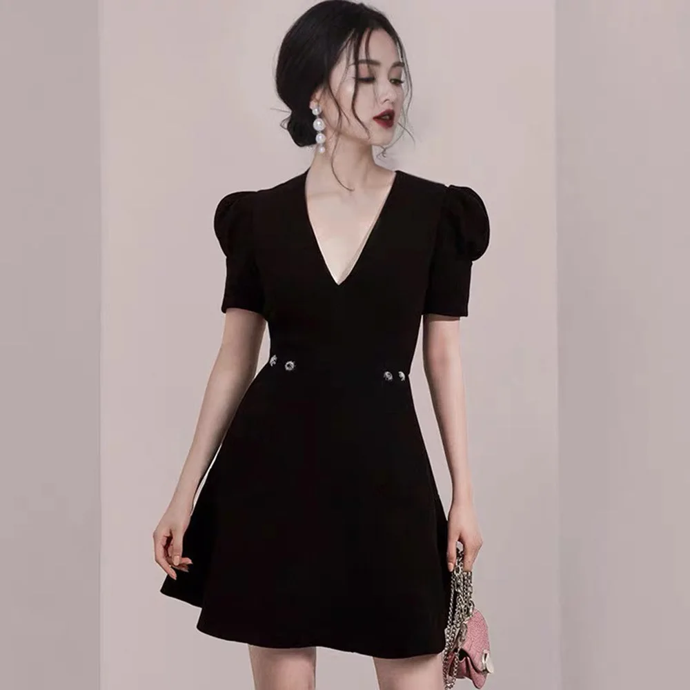 Summer new simple sexy V-neck temperament princess bubble short sleeve daily party dress party sexy temperament elegant high-end
Summer new simple sexy V-neck temperament princess bubble short sleeve daily party dress party sexy temperament elegant high-end