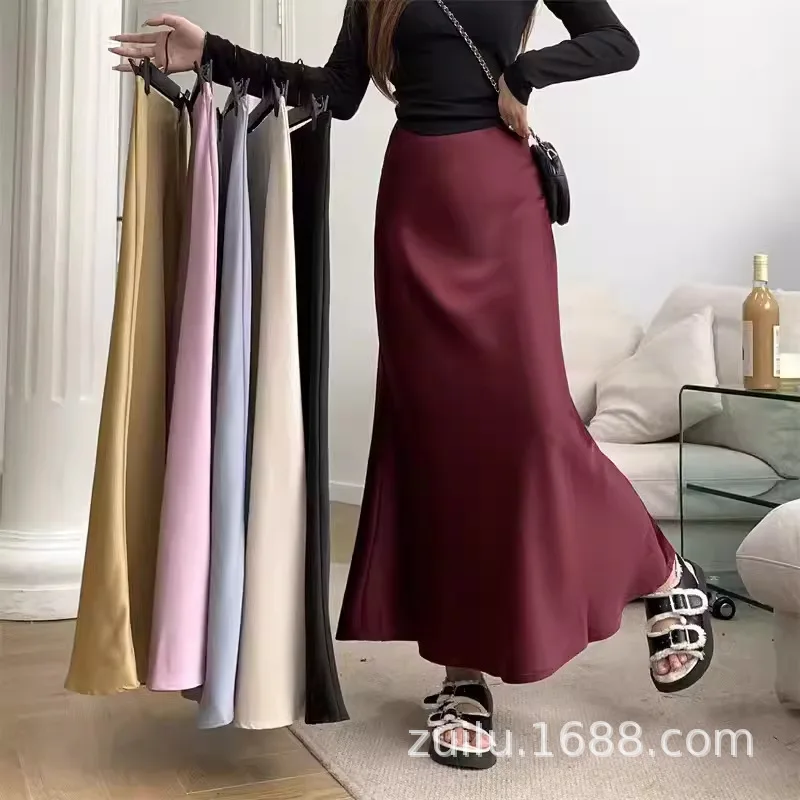 Retro satin fishtail skirt medium and long high waist thin hip skirt design sense new long skirt
Retro satin fishtail skirt medium and long high waist thin hip skirt design sense new long skirt