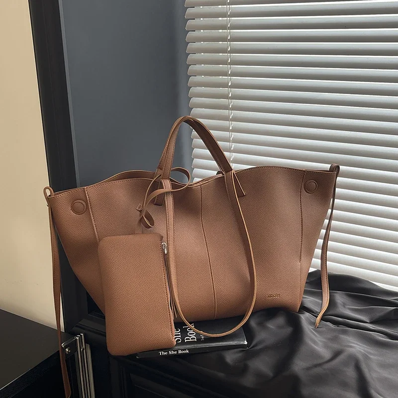 Women’s Luxury Leather Classic Fashion Crossbody Designer Tote Bag Elegant Shoulder Handbag For Daily Smart Style
Women’s Luxury Leather Classic Fashion Crossbody Designer Tote Bag Elegant Shoulder Handbag For Daily Smart Style