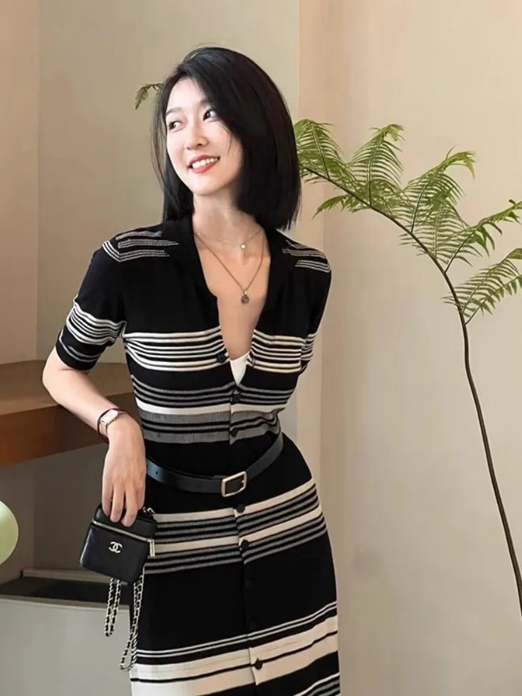 Striped Polo Neck Elegant Dress For Women'S Summer French Style Slim Fit Cardigan Knit Mid Length Skirt
Striped Polo Neck Elegant Dress For Women'S Summer French Style Slim Fit Cardigan Knit Mid Length Skirt