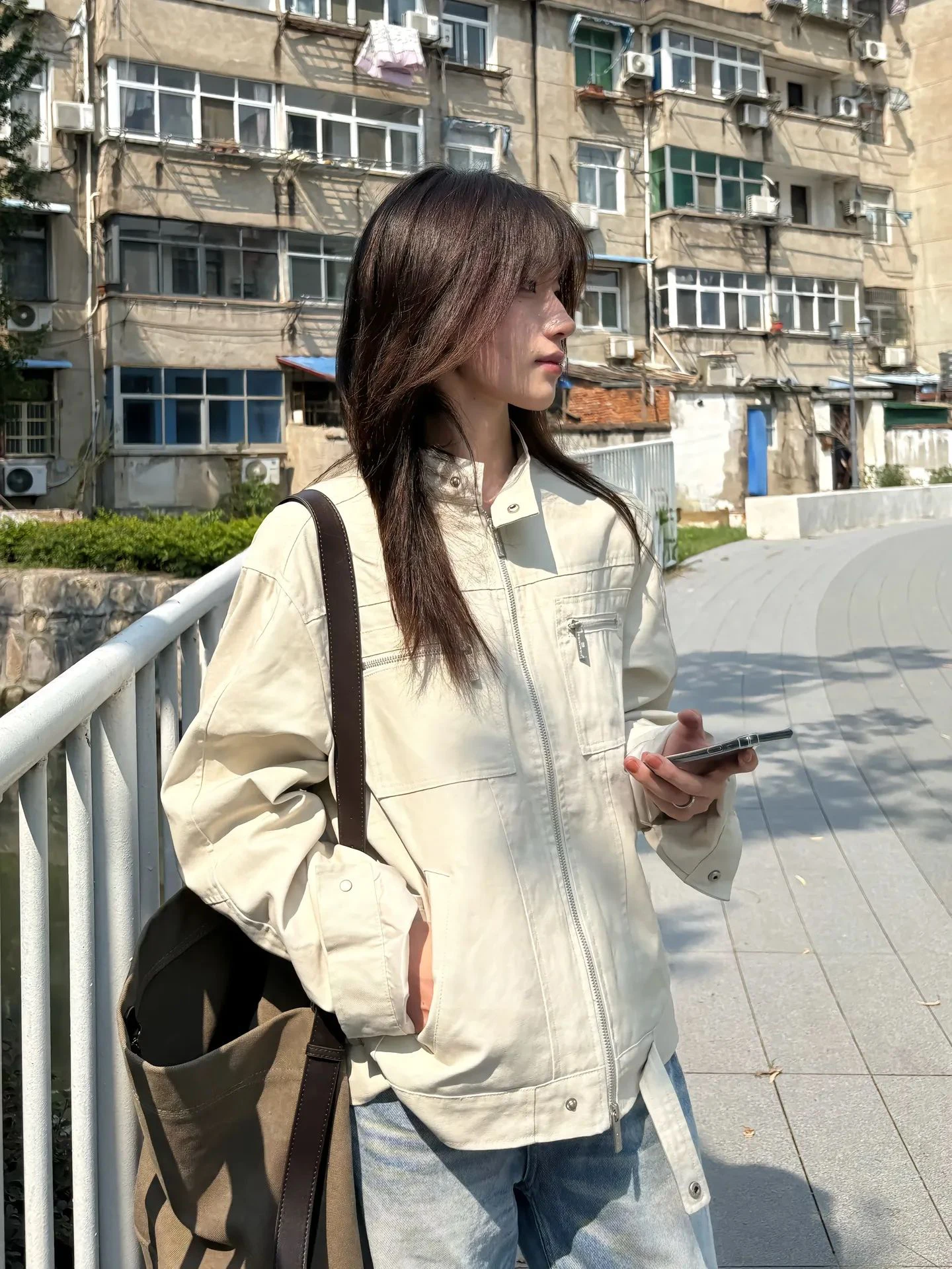 Мужская джинсовая бейсбольная куртка Militaria Sle ort для весны и осени, в уличном стиле, с застежкой-молнией, дышащая, из полиэстера
Мужская джинсовая бейсбольная куртка Militaria Sle ort для весны и осени, в уличном стиле, с застежкой-молнией, дышащая, из полиэстера