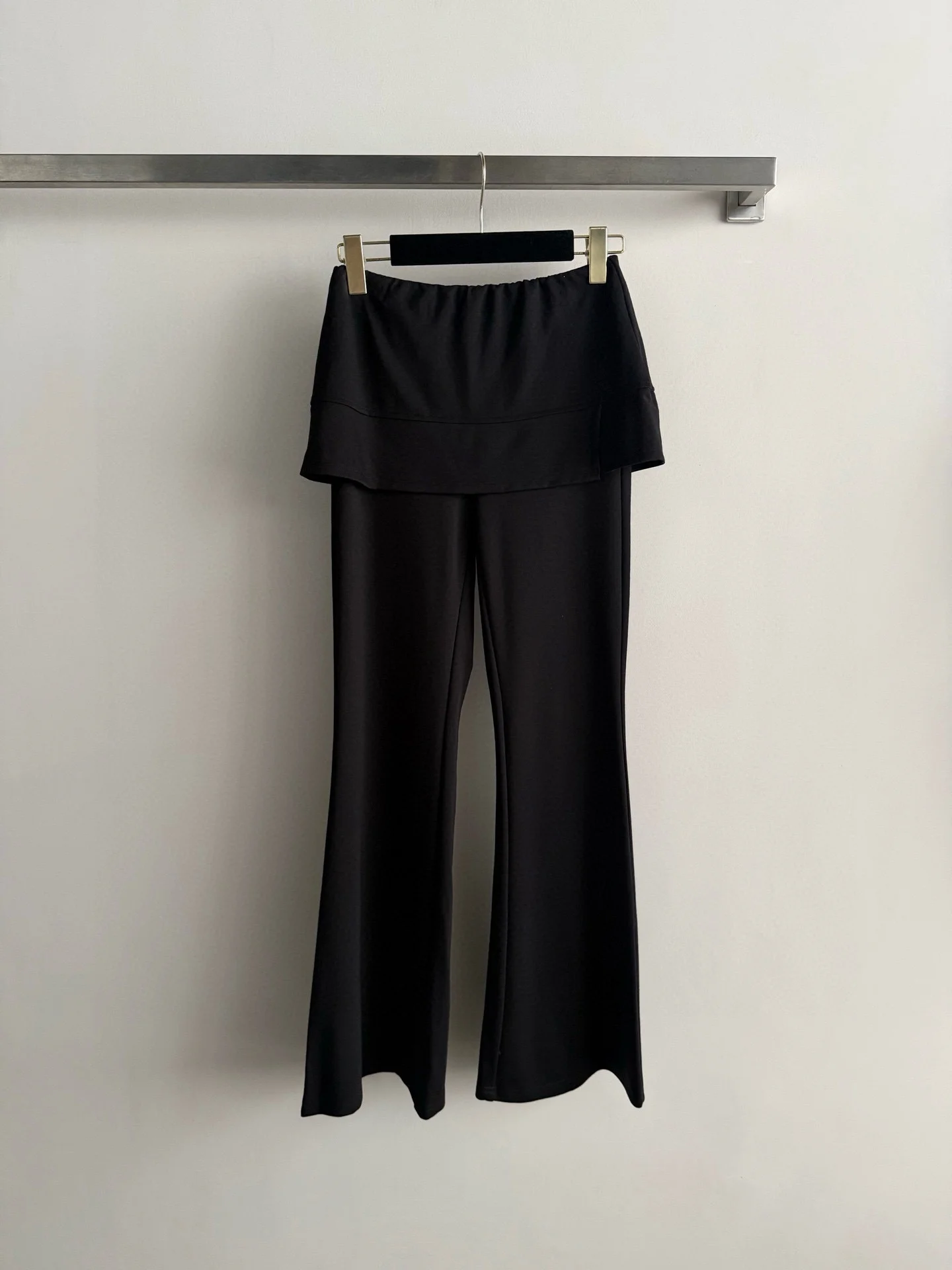 High quality new women's fake two-piece spliced flared pants with a hanging feel, casual pants
High quality new women's fake two-piece spliced flared pants with a hanging feel, casual pants