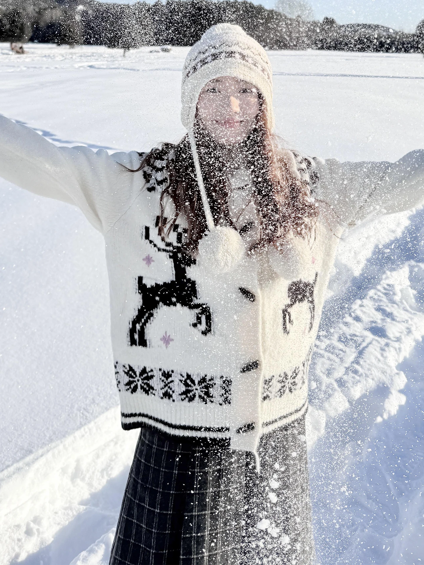 Korean Collar Knitted Sweater Coat Women's Winter Christmas Atmosphere Button Cardigan Loose College Style Top Warmth Heating
Korean Collar Knitted Sweater Coat Women's Winter Christmas Atmosphere Button Cardigan Loose College Style Top Warmth Heating