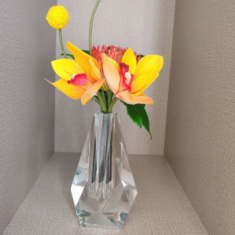 Creative K9 Glass Crystal Small Vase, Home Living Room Dining Table Decor, Flower Arrangement Mini Transparent Water Bottle, 1Pc
Creative K9 Glass Crystal Small Vase, Home Living Room Dining Table Decor, Flower Arrangement Mini Transparent Water Bottle, 1Pc