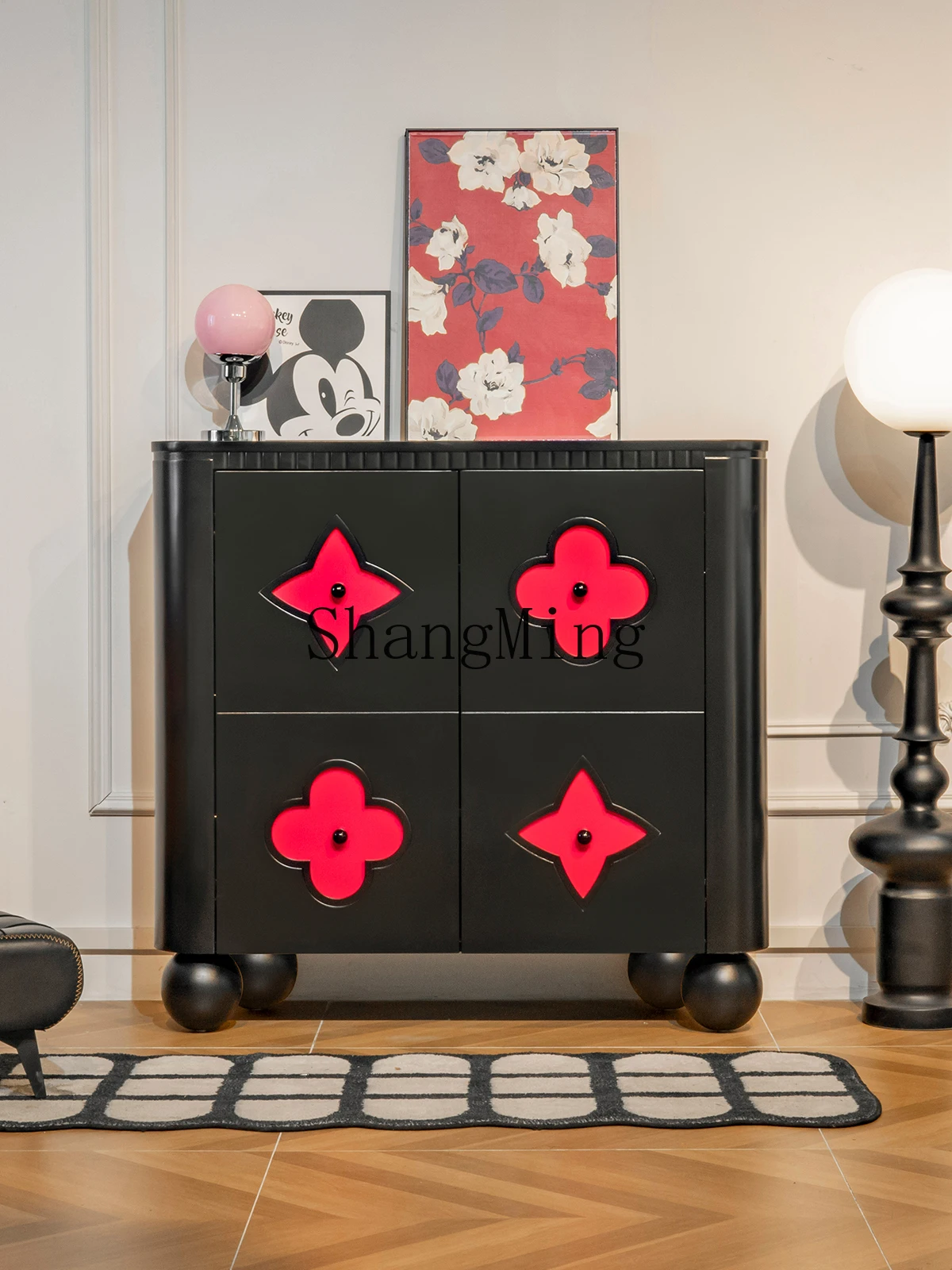 CL porch cabinet double door dining side storage cabinet four-leaf clover decorative bedroom bedside cabinet
CL porch cabinet double door dining side storage cabinet four-leaf clover decorative bedroom bedside cabinet