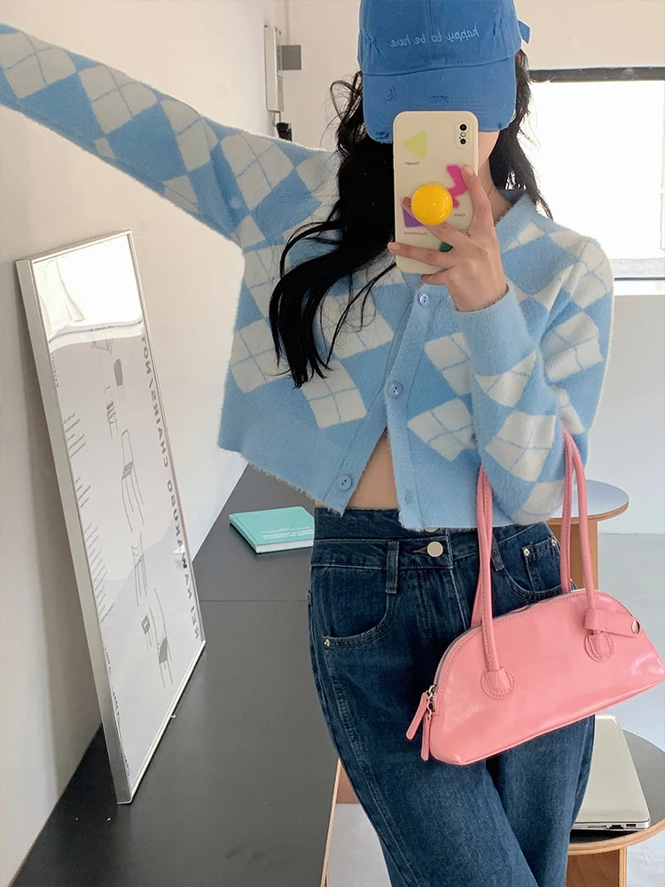 Blue Diamond Pattern V-Ne Knitted ort Cardigan Women's Faion Slim Fit Base irt Korean Sle Commute Wind Autumn New A...
Blue Diamond Pattern V-Ne Knitted ort Cardigan Women's Faion Slim Fit Base irt Korean Sle Commute Wind Autumn New A...