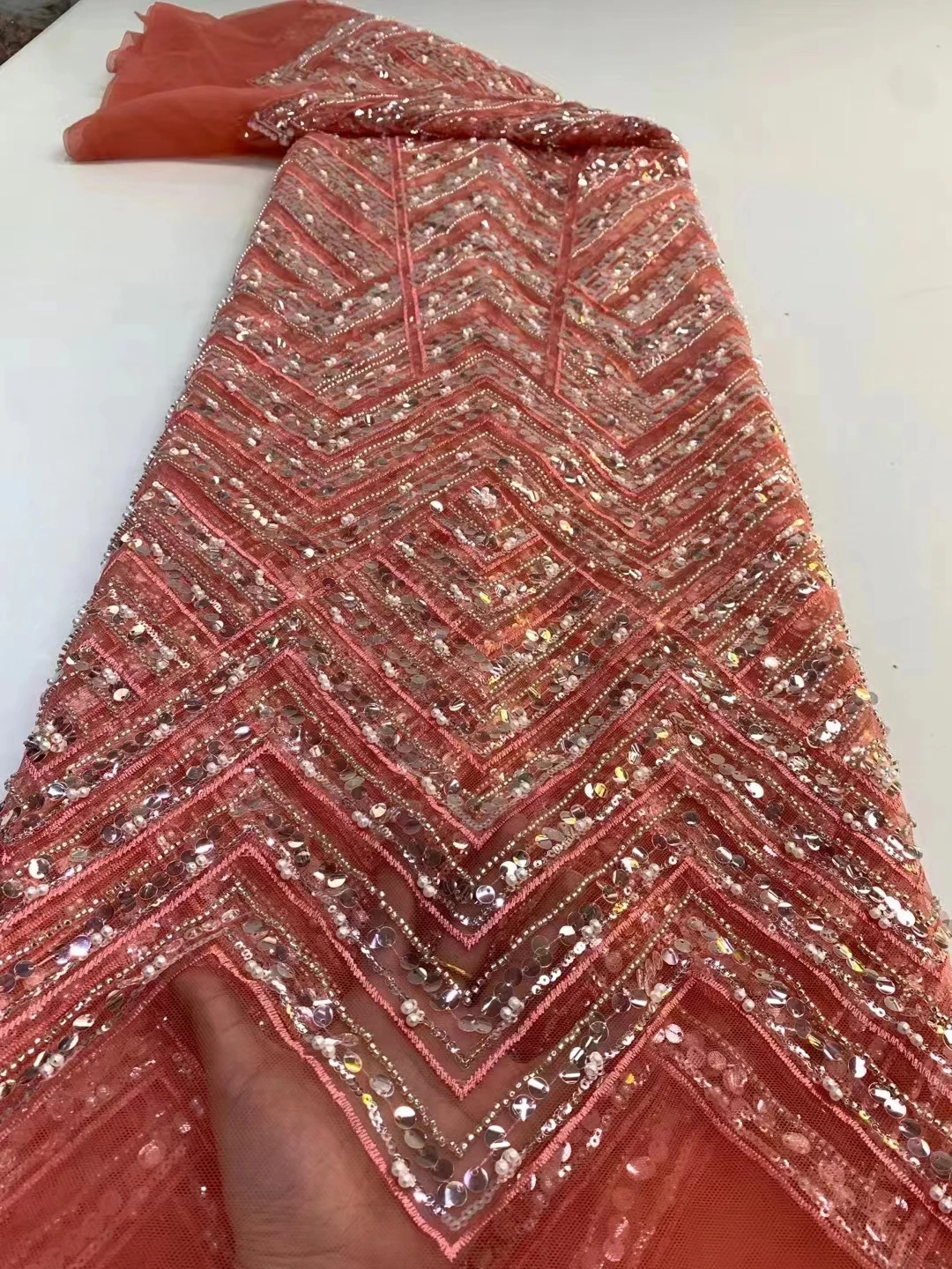 New European and American lace embroidery mesh bead tube pearl sequins, luxury fashion wedding evening dress cheongsam
New European and American lace embroidery mesh bead tube pearl sequins, luxury fashion wedding evening dress cheongsam